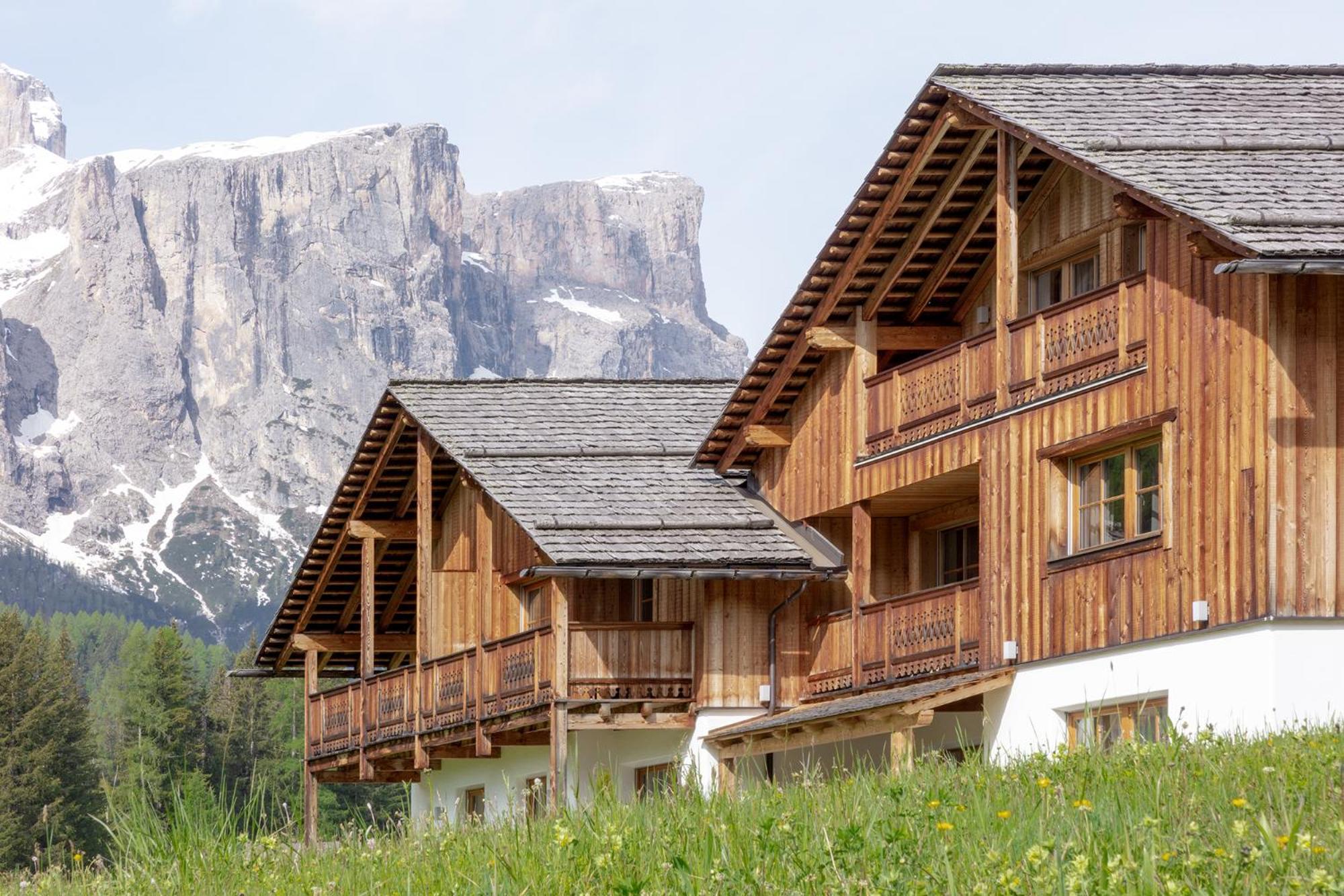 Chalet Ciasa Tino & Sara - Belaval Apartments Corvara In Badia Exterior photo